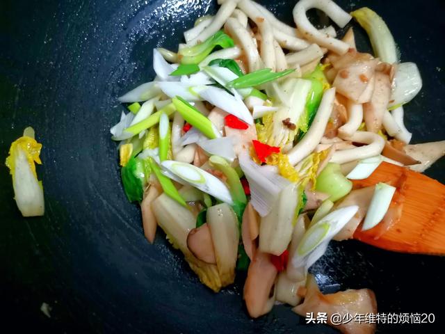 天冷了，此菇别错过，简单搭配出锅快，实惠又下饭，好吃不怕胖