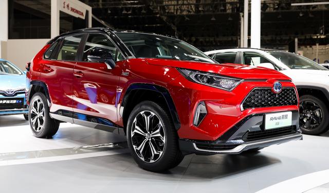 RAV4荣放双擎E+、奕泽IZOA双擎中国首发亮相