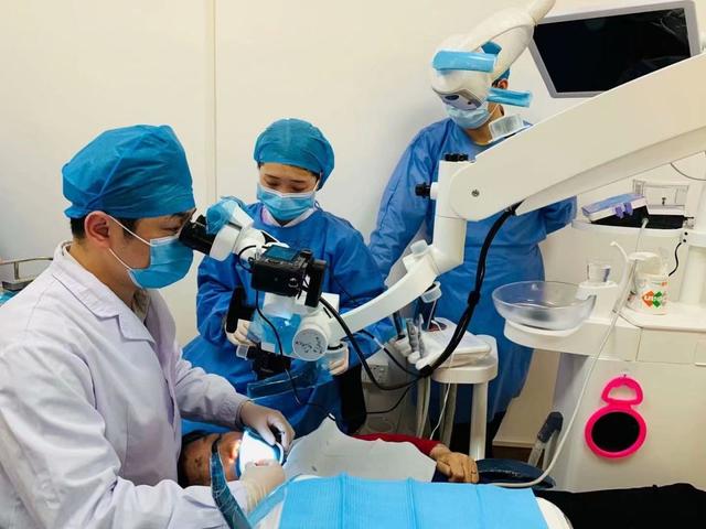 陈敏聪|一门三代牙医！东莞这家人拔的牙串起来，能从虎门一直排到莞城