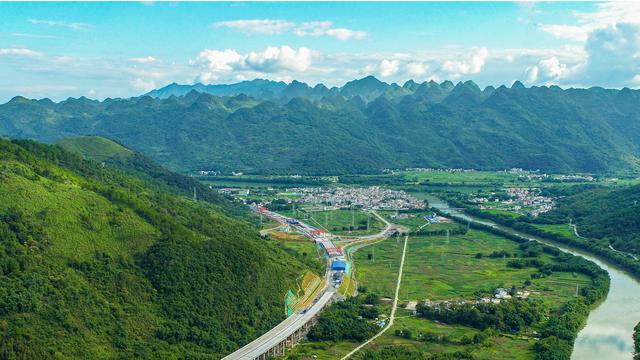 多项全国首创！科技创新在广连高速公路上“遍地开花”