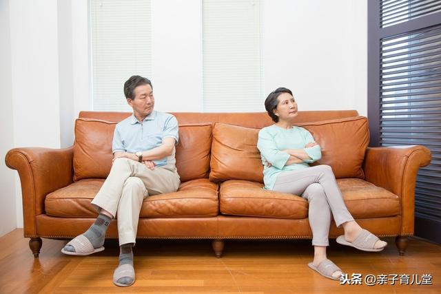 #超级宝妈#宅家上课的那些日子，有一种痛叫做“丈母娘育儿”，但愿你家没有