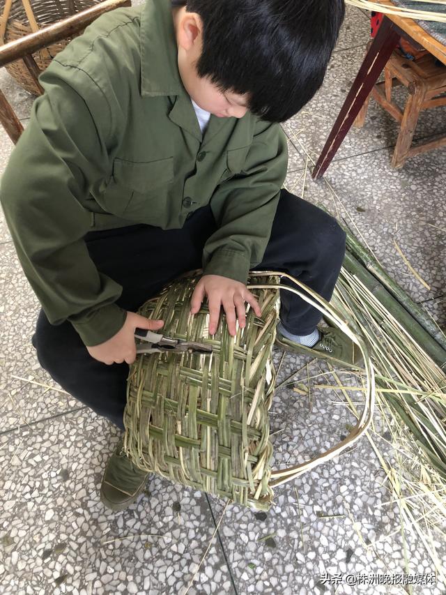 超级宝妈：加强劳动教育，看看这些家长怎样做