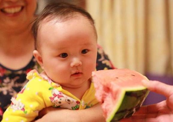 快乐向前冲|育儿专家：孩子6岁之前，4种食物别喂，伤娃脾胃，家长要重视