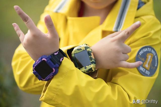 旗舰对决-为何近一倍差价？360儿童手表S2与小天才Z6横评