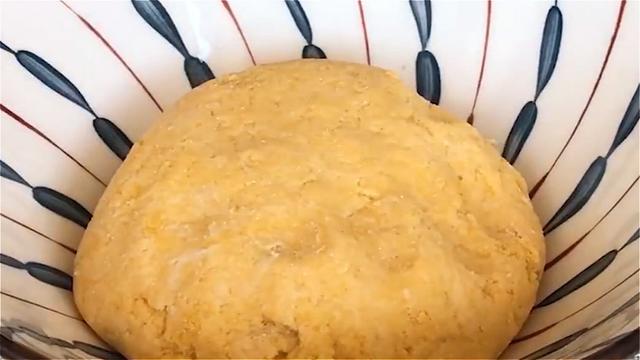 玉米面最好吃的做法，看着都流口水，暄软细腻，越嚼越香
