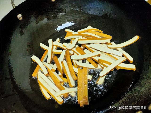 冬季进补，别总是大鱼大肉，用这2样一起炒，营养好吃又容易吸收