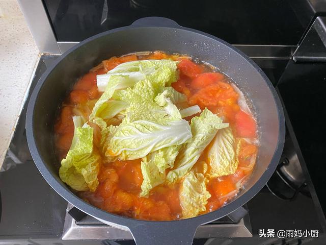 手把手教你酸汤肥牛，既能当菜也可以当主食，酸爽开胃汤汁都不剩