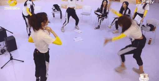 影视交流地|“姐姐们”测评哭倒一片!杜华风评逆转,丁当带不动,张雨绮够憨