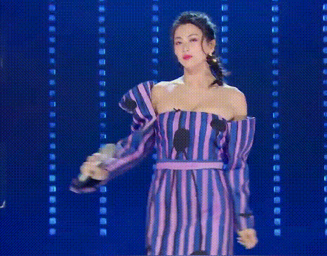 淡蓝色的记忆|张雨绮和钟丽缇，居然是评委老师最想送“出道”的女团选手