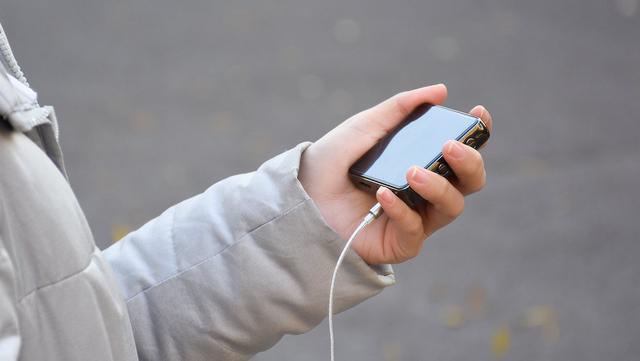 HiBy R2 播放器+ HiBy Beans 耳机套装：入门级 HiFi 首选