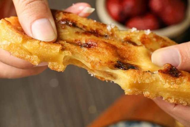 来自陕北的黄米年糕，吃出来的软糯儿，枣香浓郁！煎炸蒸皆可