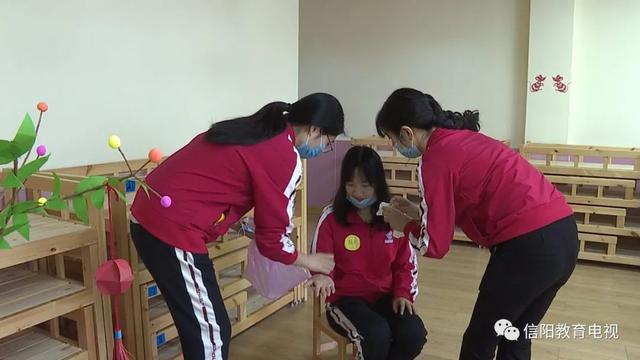 「超级宝妈」迎接“萌兽”回归 信阳市百花幼儿园举行开学疫情防控应急演练