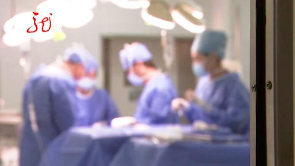 医生|真危险！肿瘤从老人脖子长到胸腔！四分之三以上气管被堵死