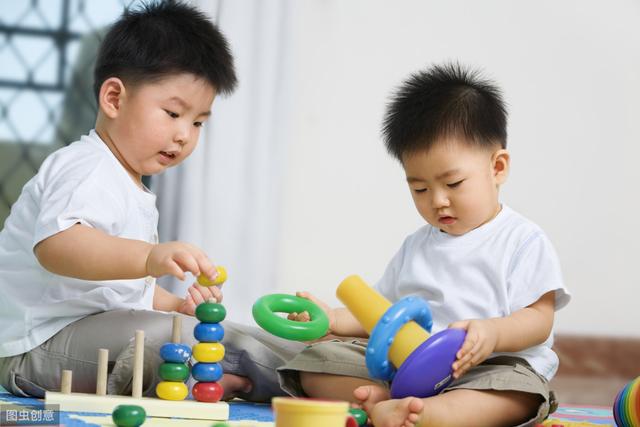 【你的育儿经】孩子老被亲戚家的大孩子欺负，爸爸妈妈到底该怎么办？能怎么办？