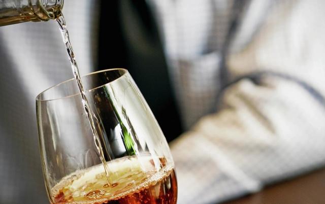 脑梗来临前，身体或会出现7种异常，占一个，早查脑CT