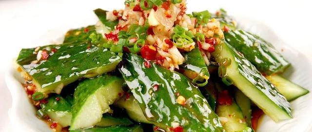 隔夜菜、隔夜肉、隔夜水吃了会致癌？这8种最好扔掉！