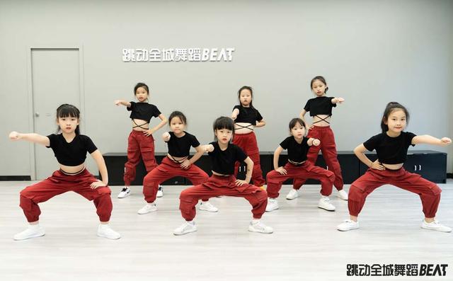 无穷的温馨|学舞蹈家长的态度决定孩子的高度，因为你的一句话放纵了孩子