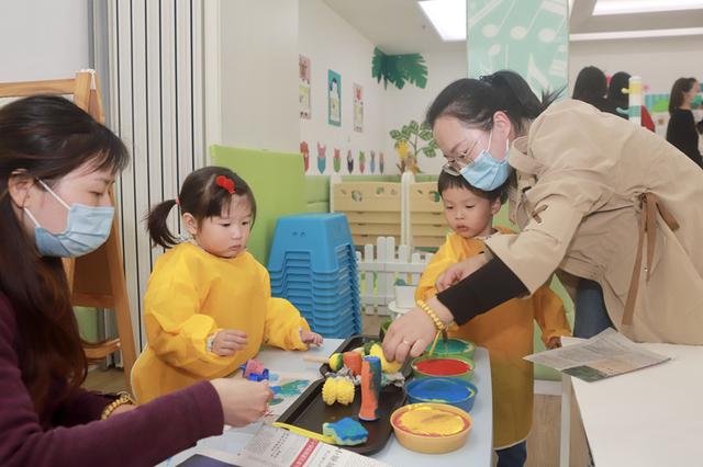 育儿|上海幼有善育民心工程持续升级：打通“最后一公里”，育儿服务更科学、更精准、更丰富