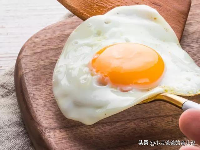 8月龄宝宝被奶奶喂进医院，儿科医生：不懂辅食，也别糊弄孩子