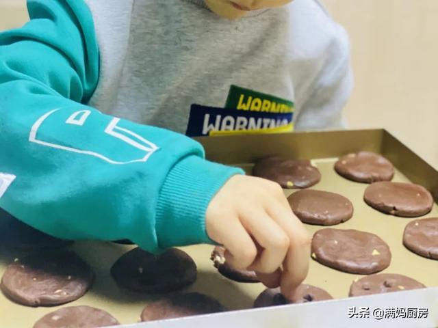 超级宝妈@酥脆美味，超解馋的饼干，打开烤箱，整个房间都能闻到诱人的香气