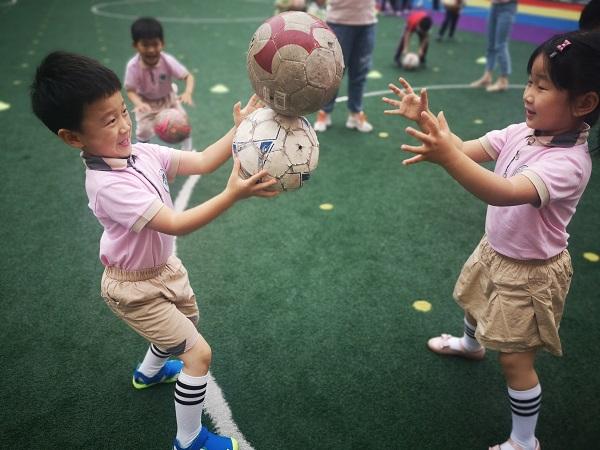 乖小孩|迎江区墨子巷幼儿园沿江分部:启蒙足球,播种未来