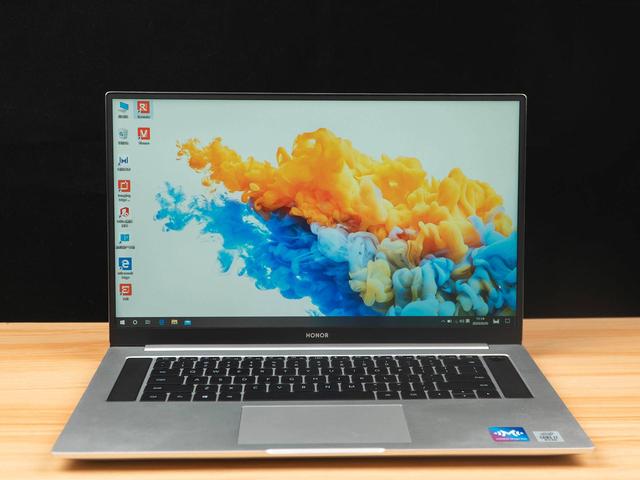 下台笔记本何必是MBP？荣耀Magicbook Pro真不错