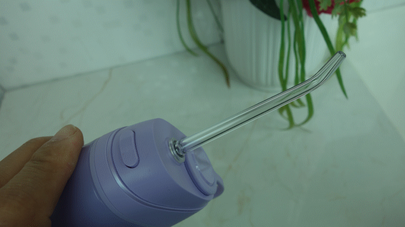 口腔清洁新工具，深度洁牙新体验——罗曼与丁香医生联名款冲牙器