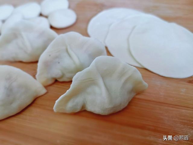 冬至吃饺子我家就爱这馅，1把泡一锅，比白菜馅香，比三鲜馅鲜