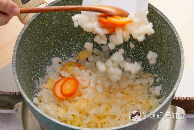你的育儿经@别再逼娃喝水了！天暖了吃点它，补水又补维生素