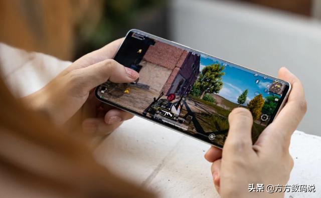 综合素质依旧是5G手机的重点，这三款旗舰打造“均衡”式体验