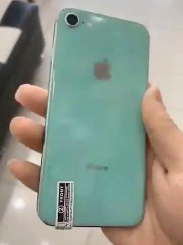 【环球网】疑似iPhone 9真机曝光：后置单摄 配Touch ID Home按钮