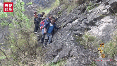 40岁二胎妈妈凌晨发朋友圈；撑了好久，我熬不下去了