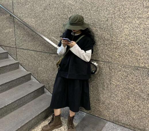 时尚探究社■不要乱穿裙子了，小黑裙+半身裙，才是打开气质的最佳方式