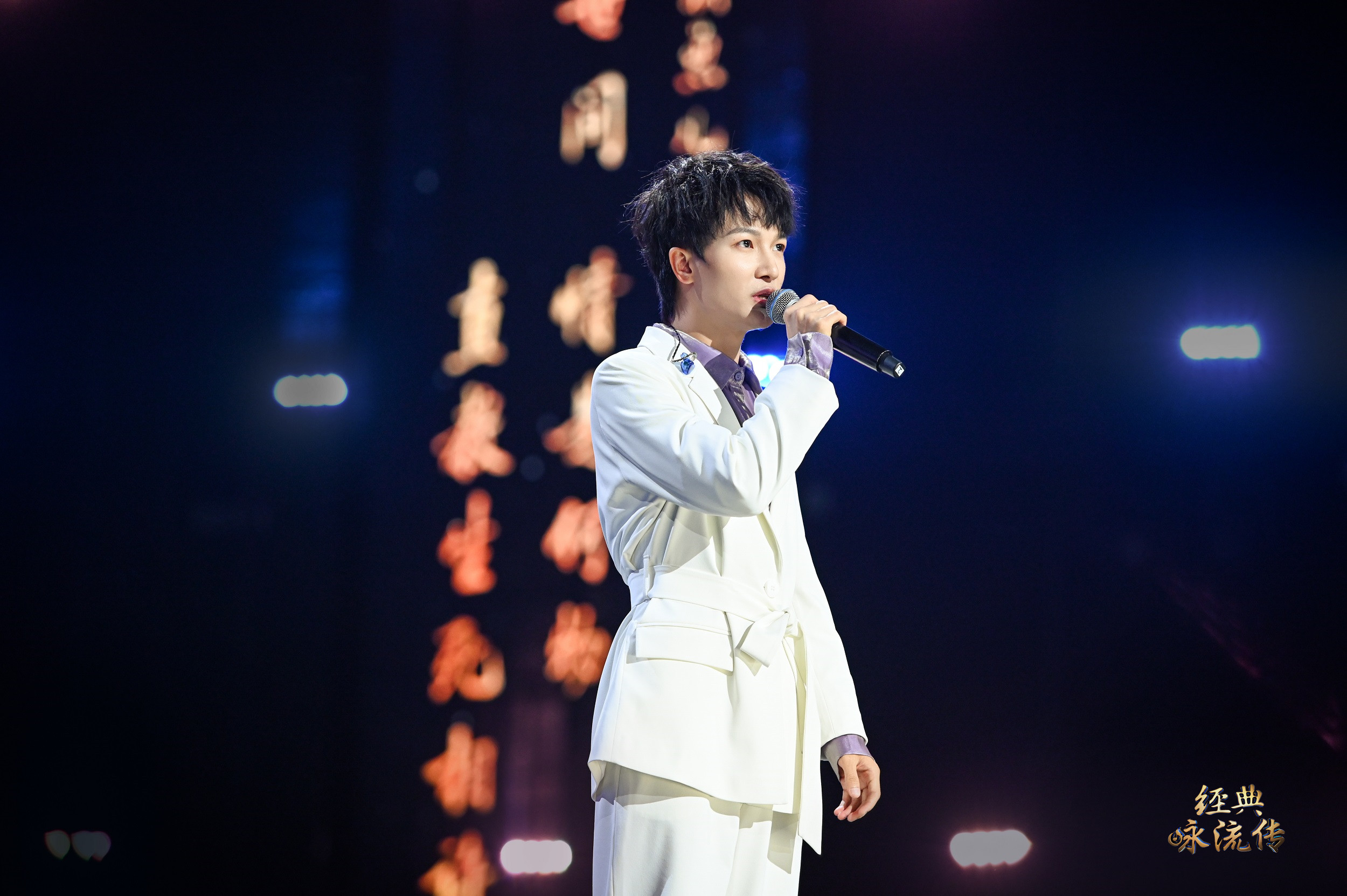 武汉花儿合唱团温暖童声传递生命力量 周深空灵嗓音