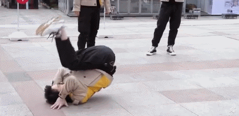 对不起，雷佳音，你和邓伦救不了《极限挑战》|9号放映厅