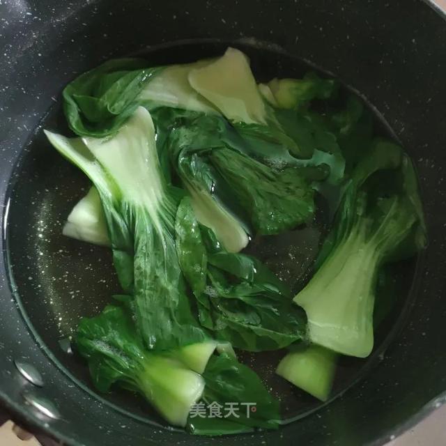 天冷了，自制一份香喷喷的煲仔饭！有菜有肉，越嚼越香
