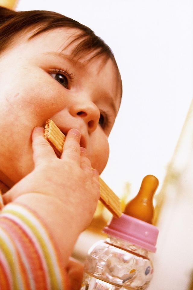 你的育儿经：孩子牙齿不齐、蛀牙，大多是这四种错误喂养方式造成的