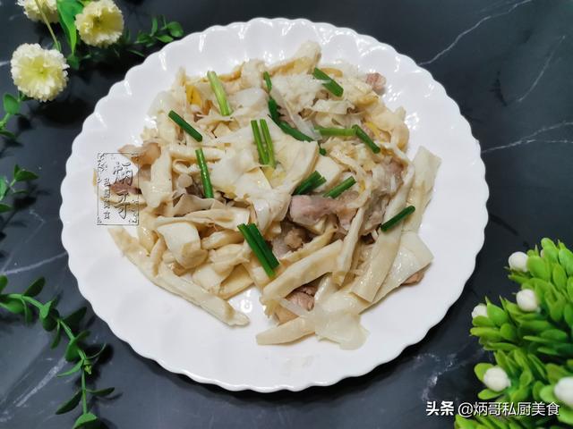 柳州螺蛳粉因它才有了“灵魂”，加点肉简单一炒，秒变下饭菜真香