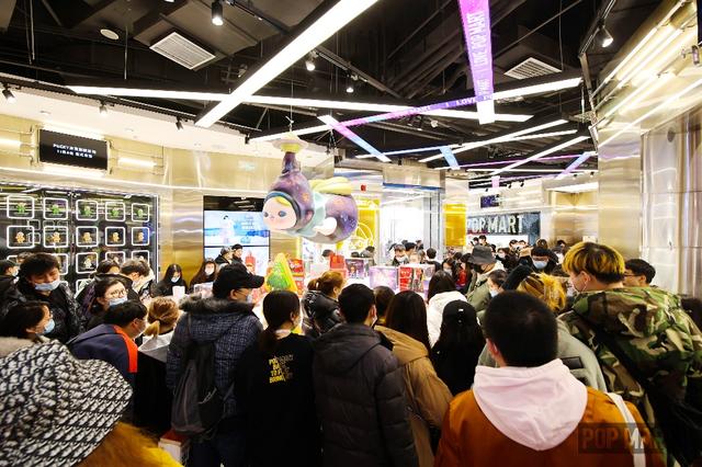 玛特|半年营收3.1亿，泡泡玛特门店如何成为商场流量入口？