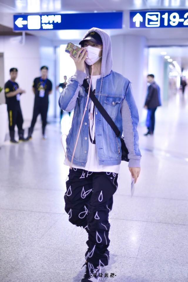 时尚探究社粉丝组团烧王一博裤子，松紧带裤的时尚，u1s1普通人真的驾驭不了