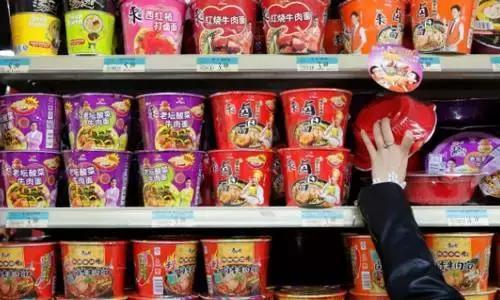 泡面是否还有未来？市场萎缩50亿，想对抗外卖一定要进行升级