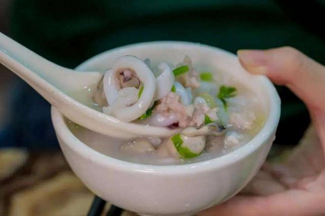 生滚猪杂粥这样做太美味了，鲜嫩爽滑无腥味，广东人直流口水