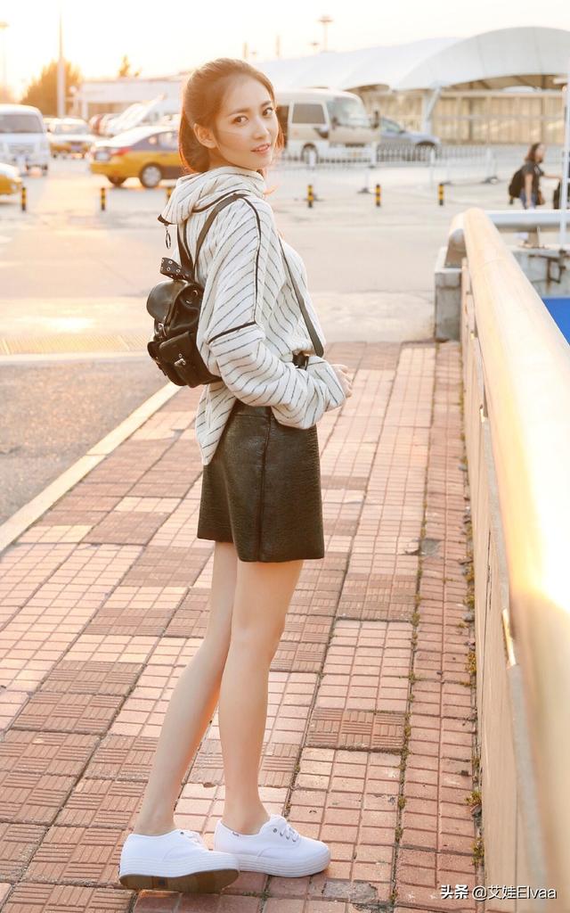 [第五大道]28岁陈钰琪真是贵族，绿色衫配小雏菊自拍好惬意，唐嫣眼光真有毒