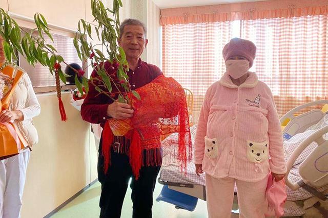 你的育儿经■67岁古稀老太产女,产后两天即可走动,高龄孕妇注意这些是关键