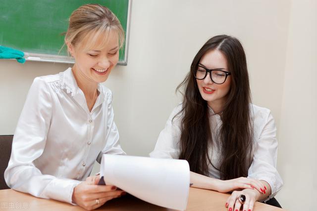 幼师上课经常穿“太短”，宝妈提出意见，老师：穿衣自由也要管？