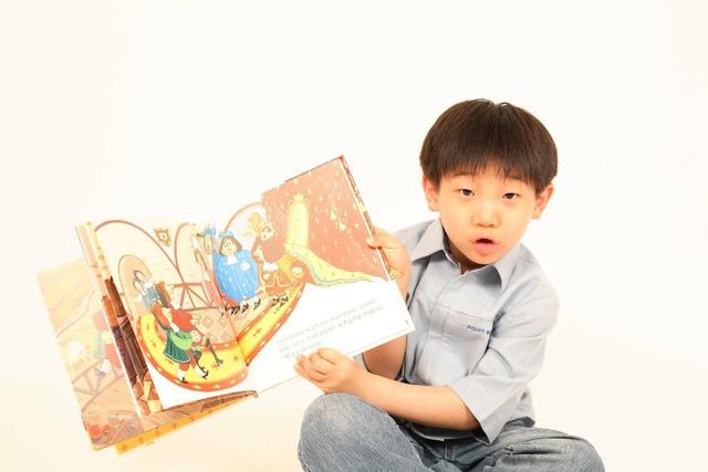 [你的育儿经]哈佛研究表明：大脑发育一生只有3次高峰期，孩子错过了会很可惜