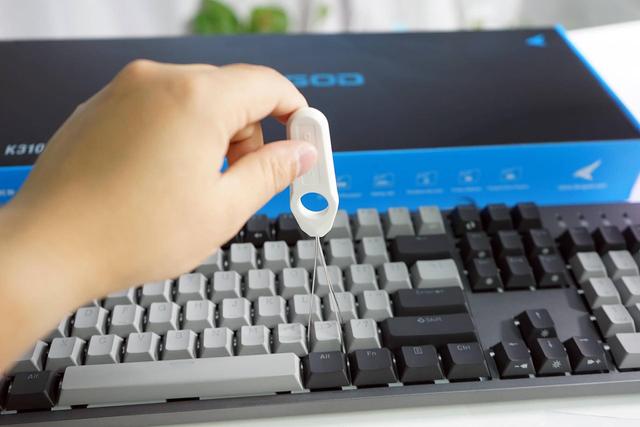 杜伽K310白光限定版：满足玩家所需，打造实用机械键盘首选