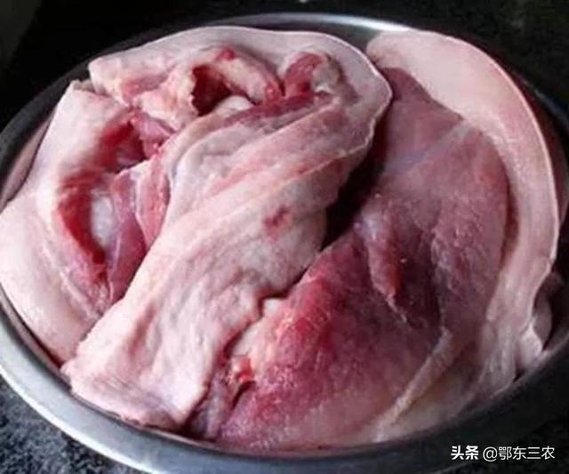 农村冬天腌腊肉，放多少盐？记住比例，不发霉不变质，又香又入味