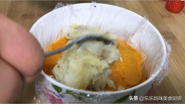 圣诞节，用南瓜、草莓等7种食材做“圣诞蛋糕”，好看好吃真开心