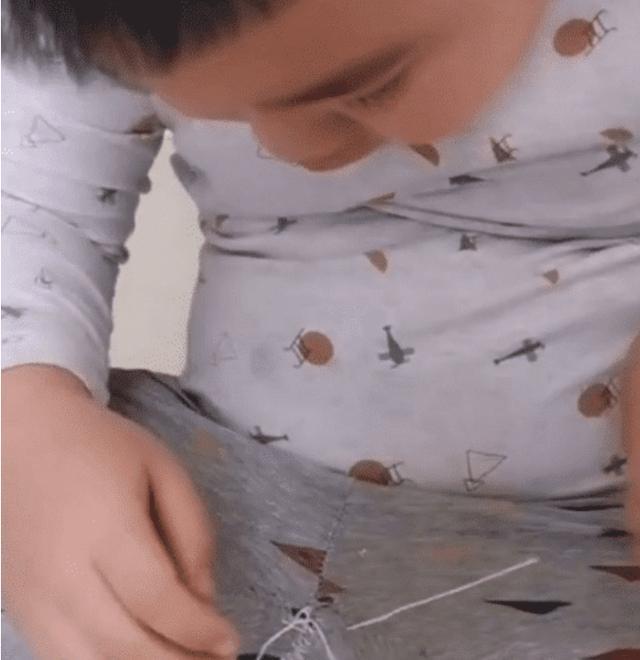 【你的育儿经】“最抠门宝宝”火了，自己动手缝破裤子，网友：奶奶带大的吧
